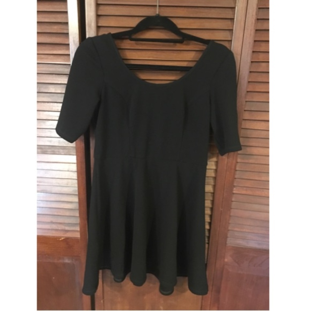 Scoop Neck V-back Mesh Detail Short Sleeve Little Black Dress